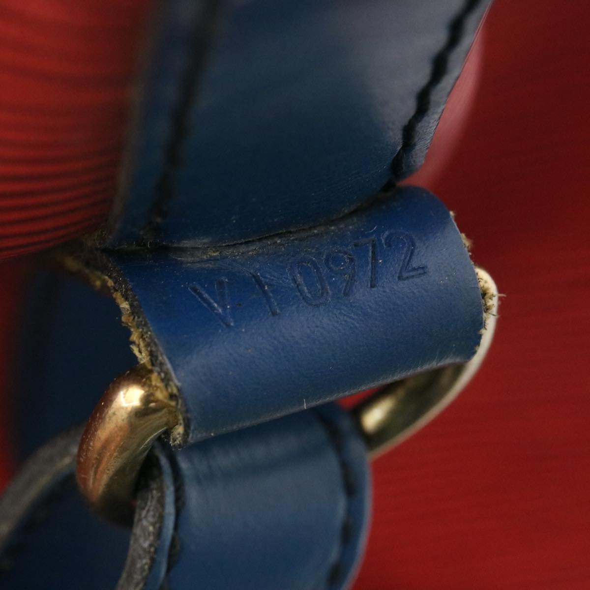 LOUIS VUITTON Epi Noe Tricolor Shoulder Bag Red Blue Green M44082 LV 28195