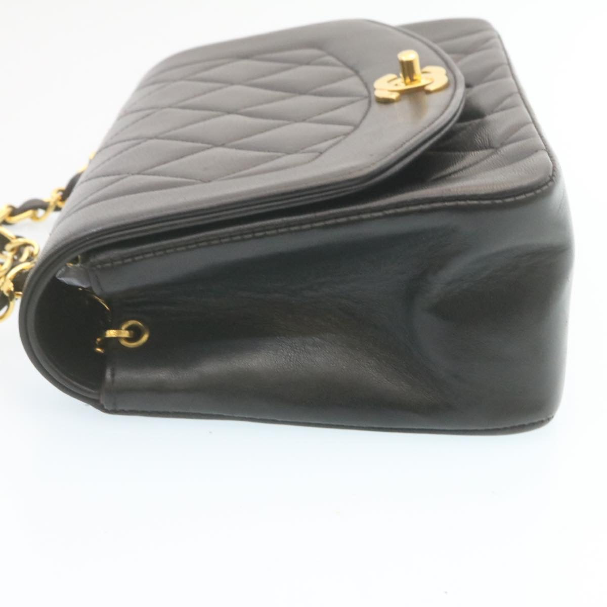 Luxury Chanel Chain Turn Lock Diana Matelasse Shoulder Bag Lamb Skin Black  28643A