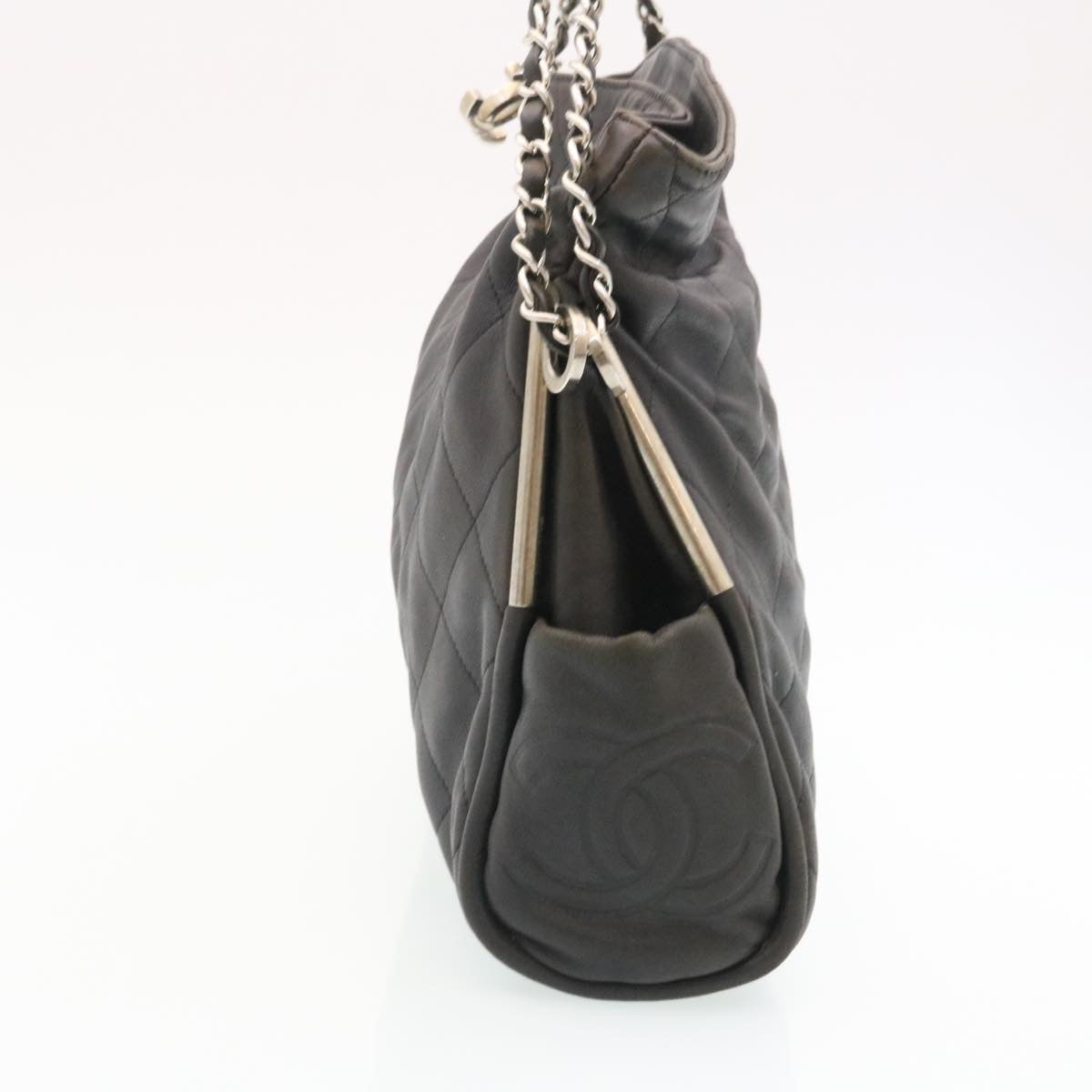 Luxury Chanel Matelasse Chain Shoulder Bag Leather Black CC  29121A