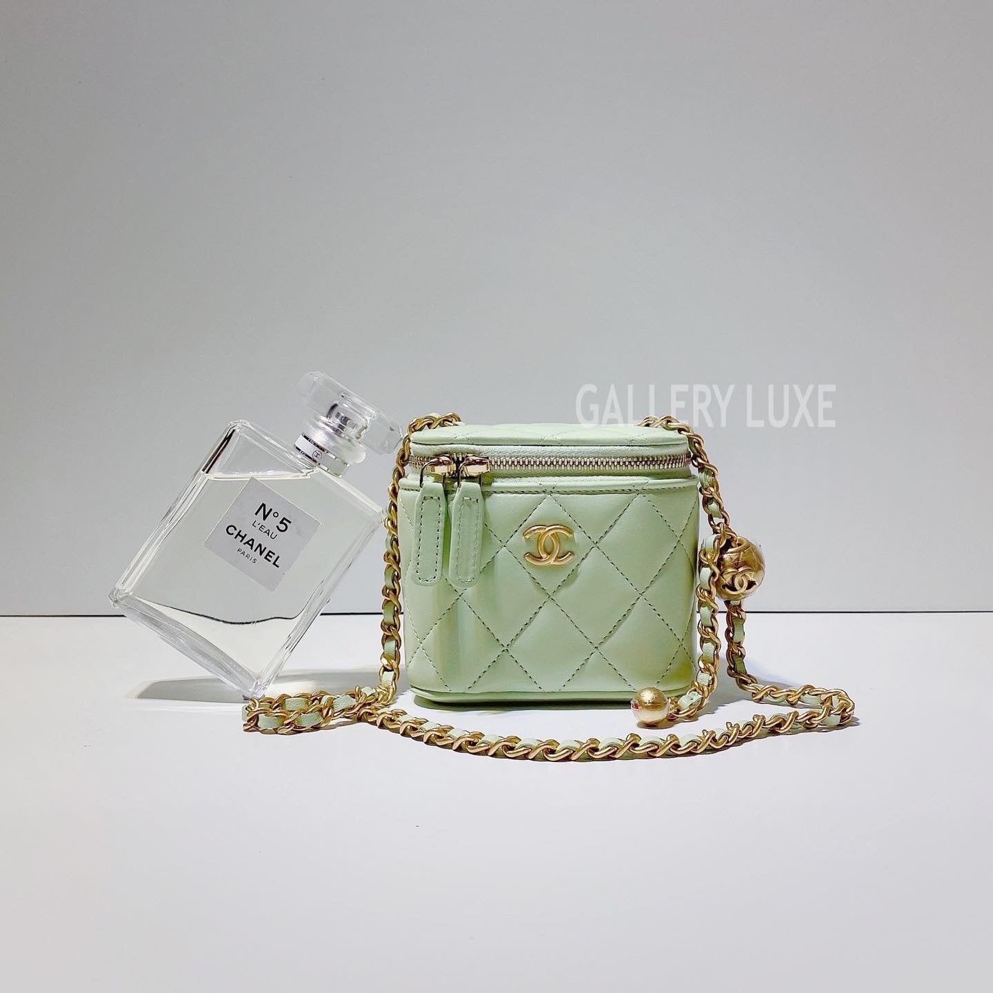 No. 3354-Chanel Pearl Crush Clutch With Chain (Brand New / 全新)