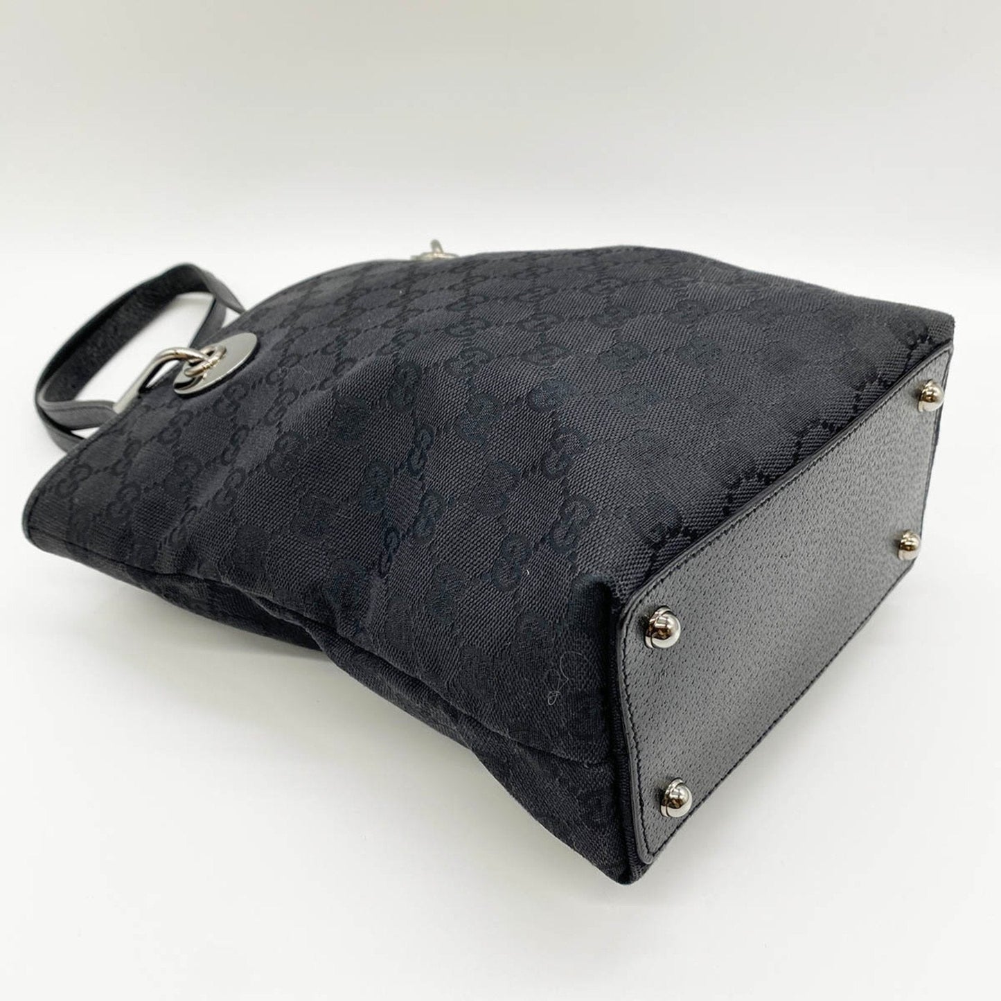 Gucci Gg Canvas  Canvas Shoulder Bag ()