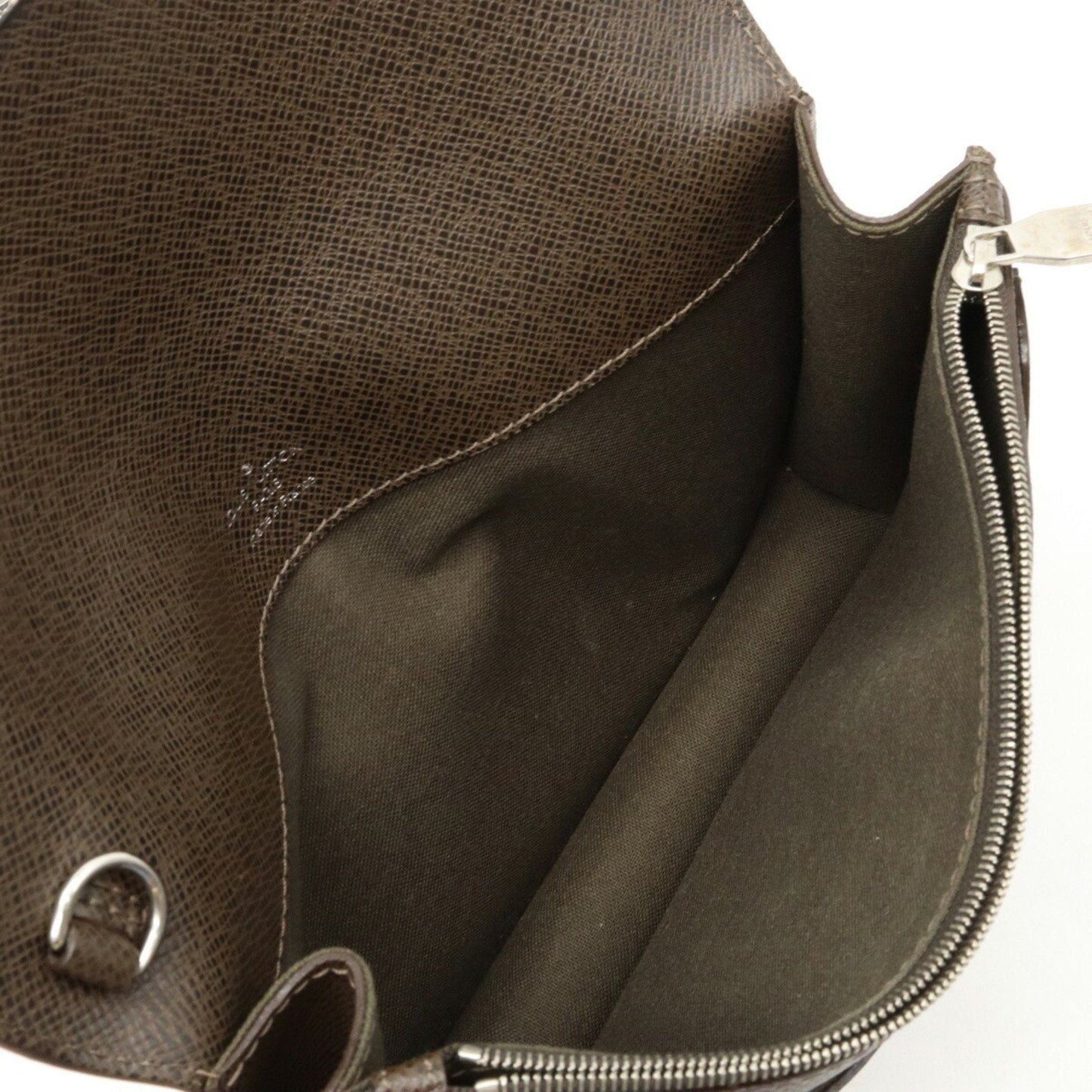 Louis Vuitton Selenga  Leather Clutch Bag ()