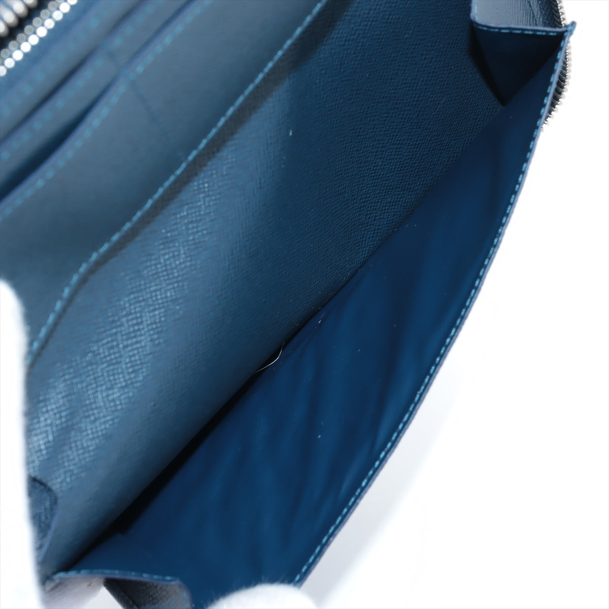 Louis Vuitton Taiga Zippy Vertical Wallet M30503