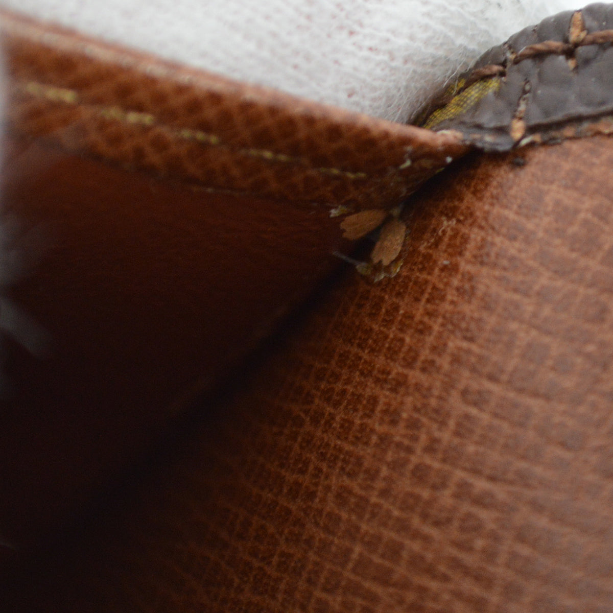 Louis Vuitton Monogram Pochette Passport Trifold Wallet Purse