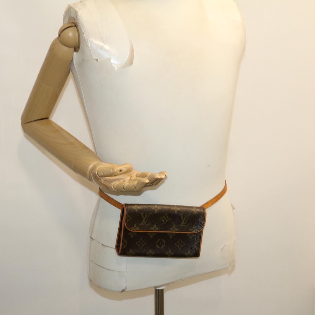 LOUIS VUITTON Monogram Pochette Florentine Bum Bag M51855 LV 30413