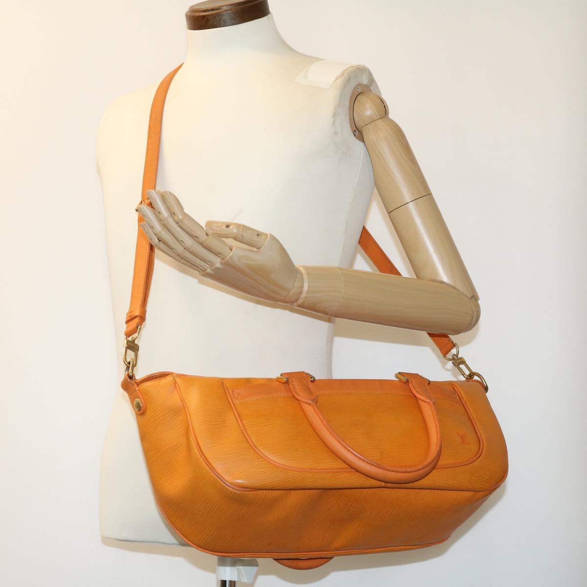 LOUIS VUITTON Epi Danura GM Hand Bag Mandarin M5890H LV 30785