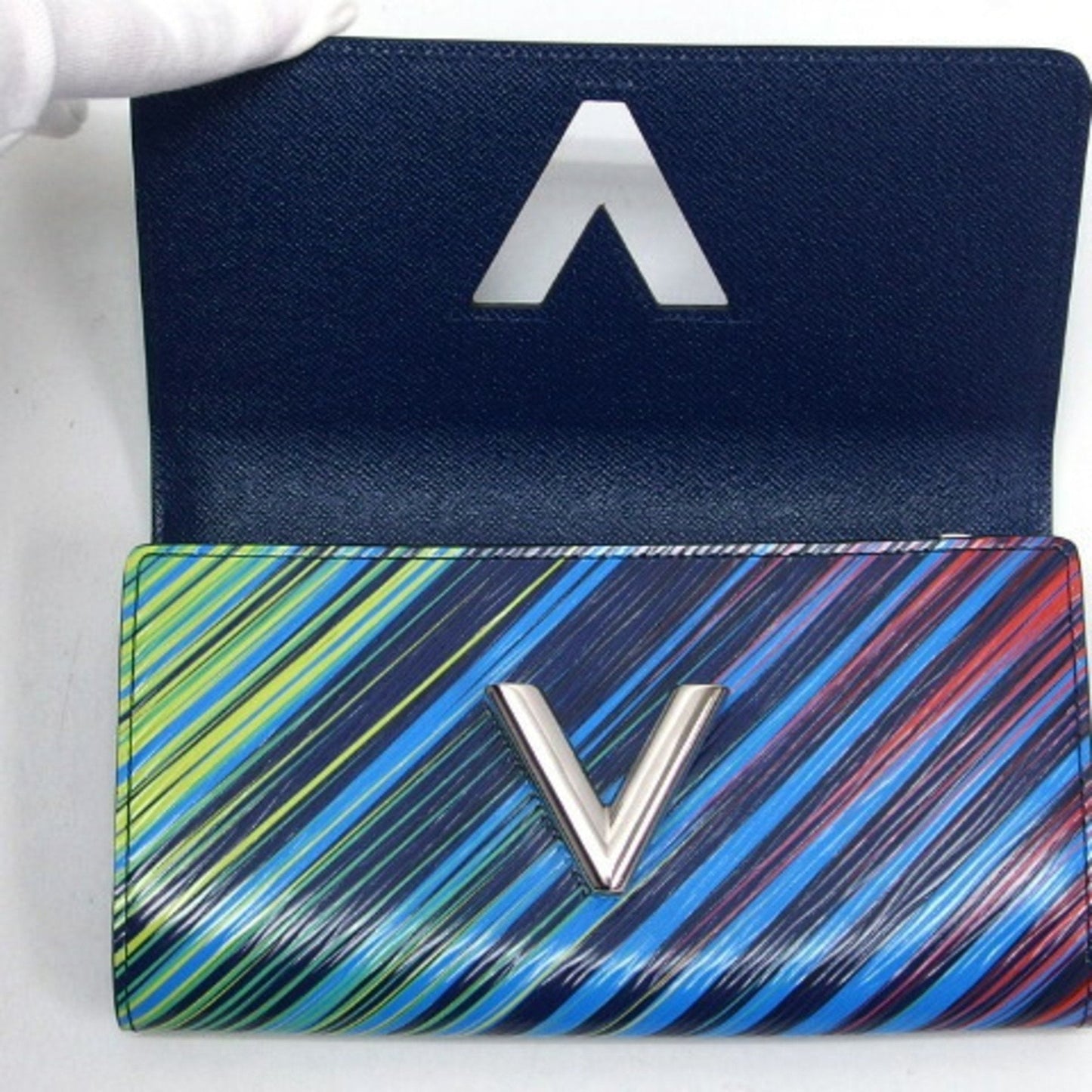 Louis Vuitton  Leather Wallet  ()