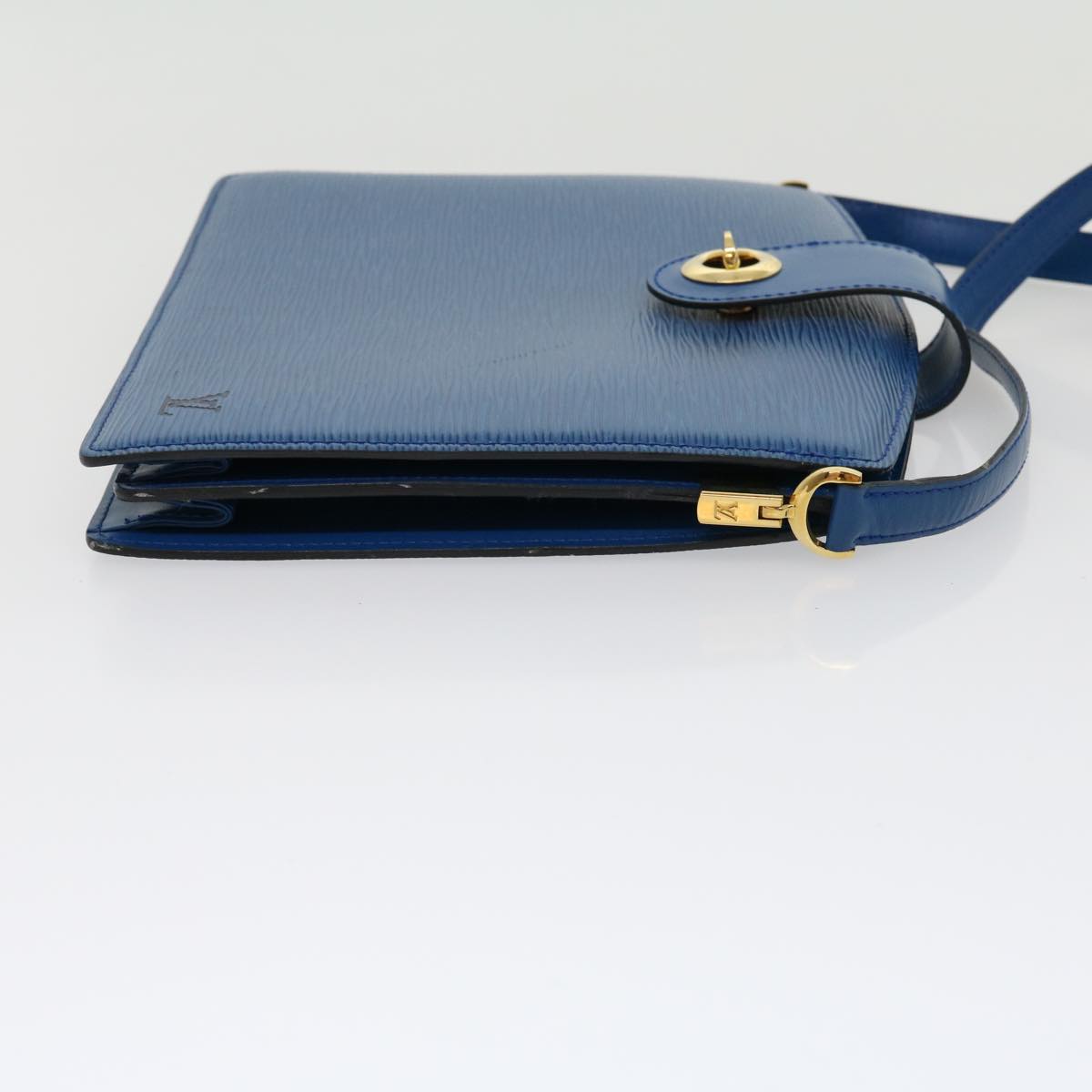 LOUIS VUITTON Epi Capucines Shoulder Bag Blue M52345 LV 31094