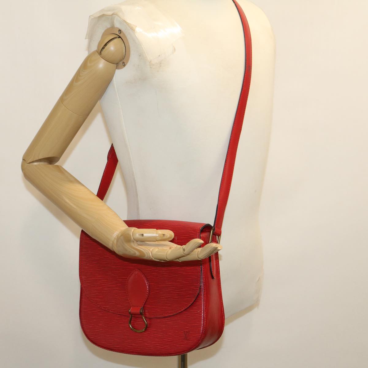 LOUIS VUITTON Epi Saint Cloud GM Shoulder Bag Red M52197 LV 31162