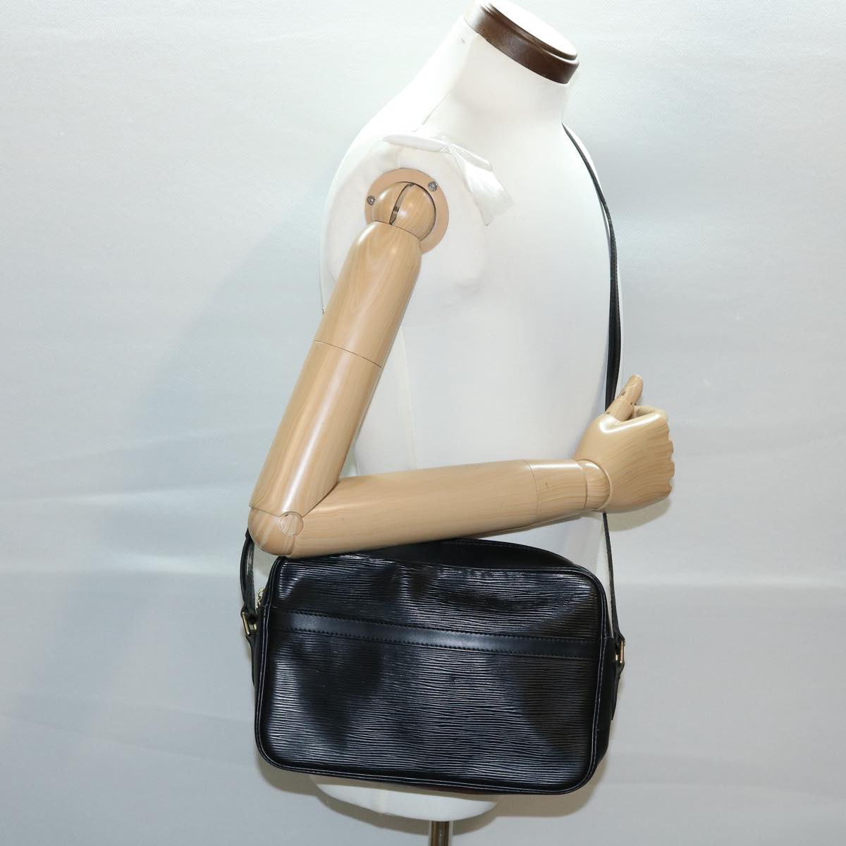 LOUIS VUITTON Epi Trocadero 27 Shoulder Bag Black M52312 LV 31362