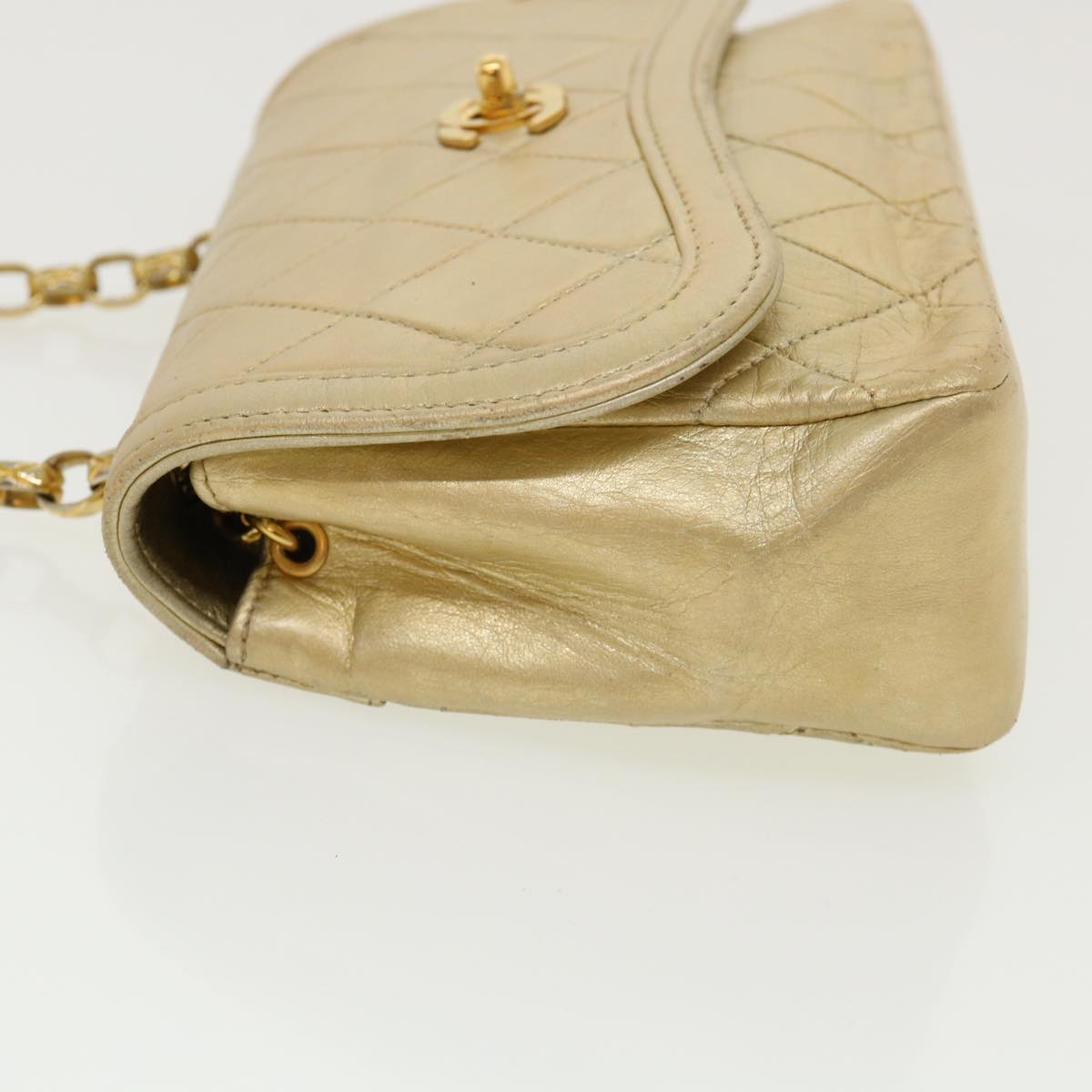 Luxury Chanel Matelasse Turn Lock Chain Shoulder Bag Lamb Skin Gold CC  31382A