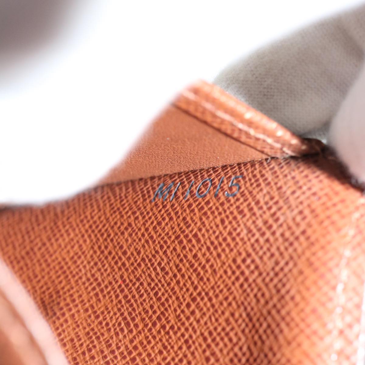 LOUIS VUITTON Monogram Compact zip Wallet M61667 LV 31500