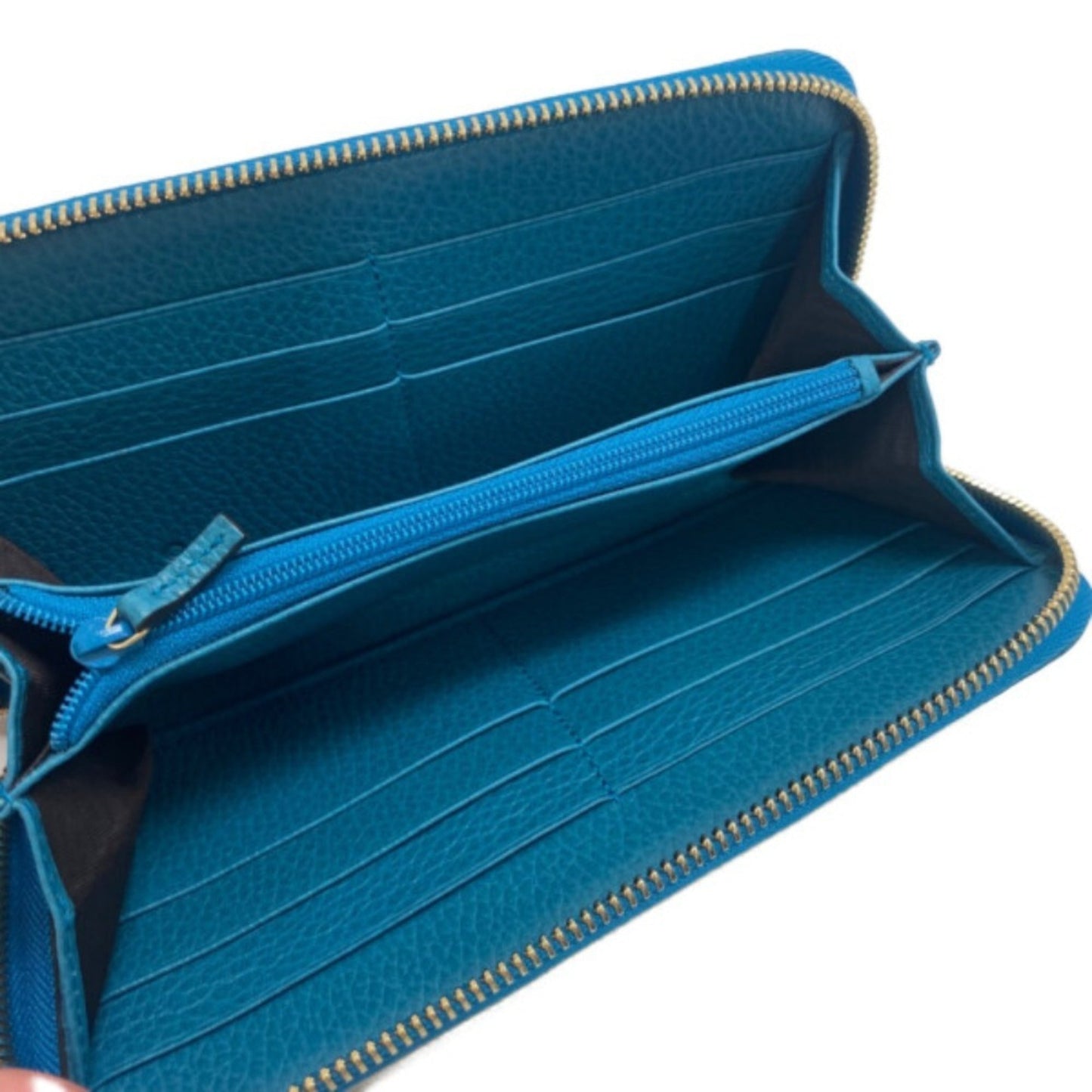 Gucci Zip Around  Canvas Wallet  ()