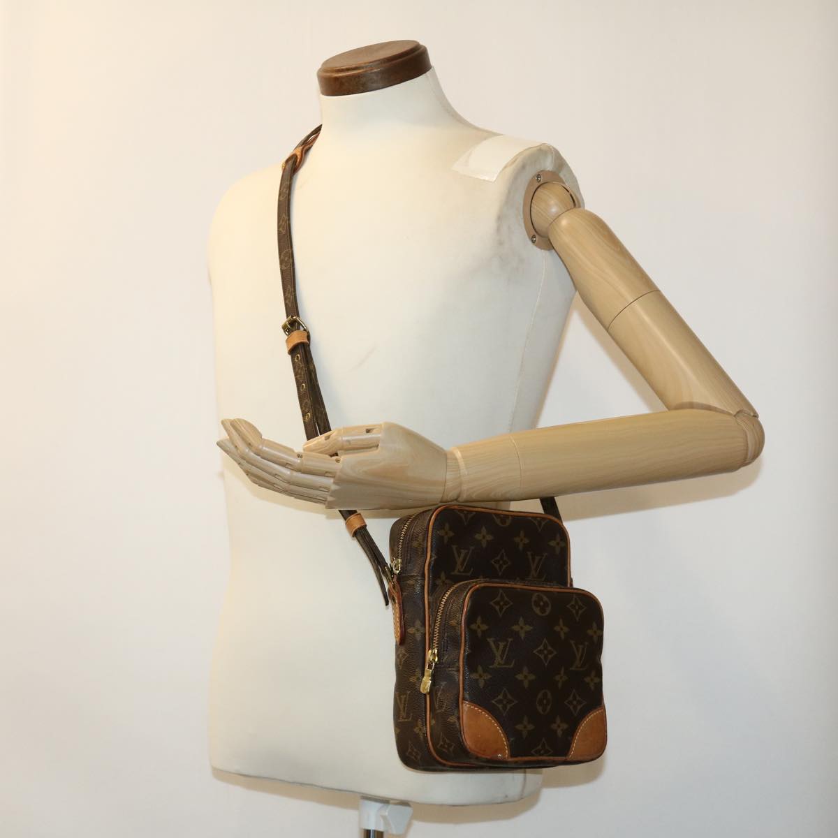 LOUIS VUITTON Monogram Amazon Shoulder Bag M45236 LV 31800