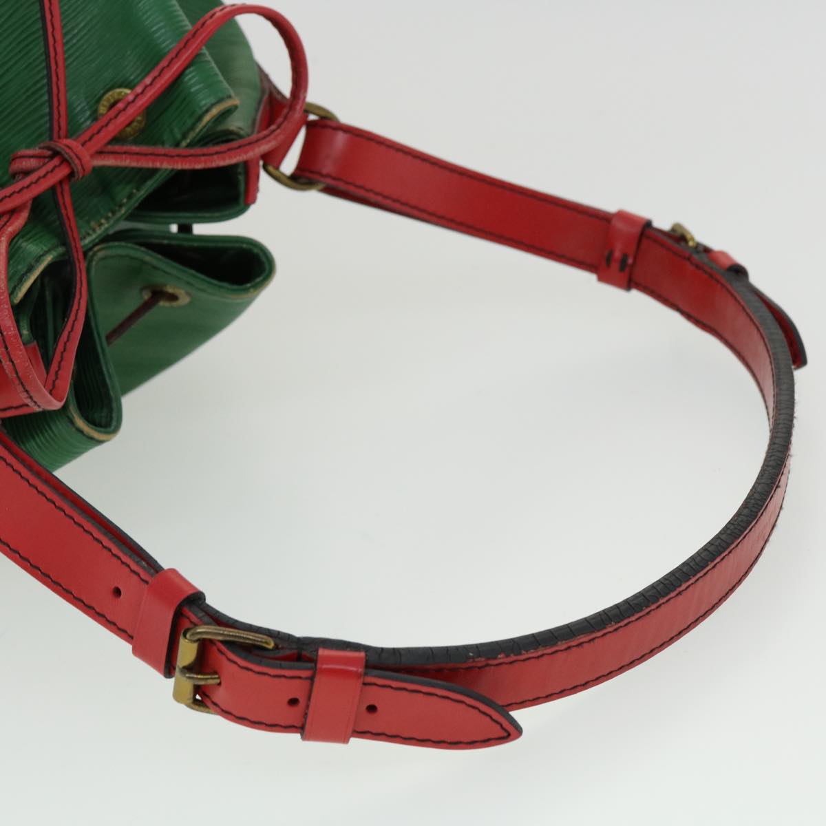 LOUIS VUITTON Epi Petit Noe Bicolor Shoulder Bag Green Red M44147 LV 32346
