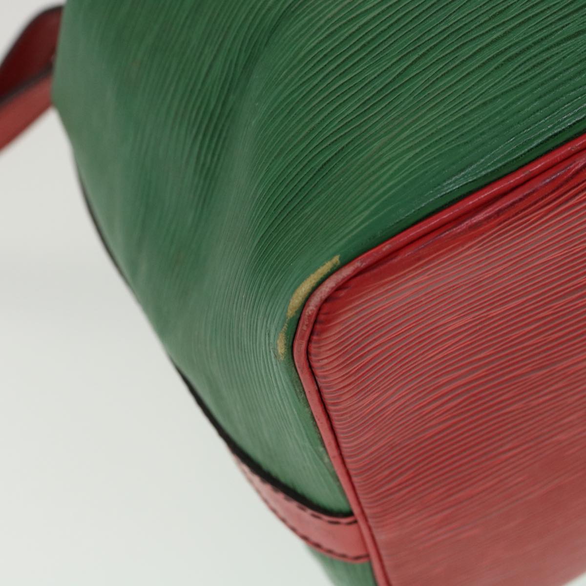 LOUIS VUITTON Epi Petit Noe Bicolor Shoulder Bag Green Red M44147 LV 32346