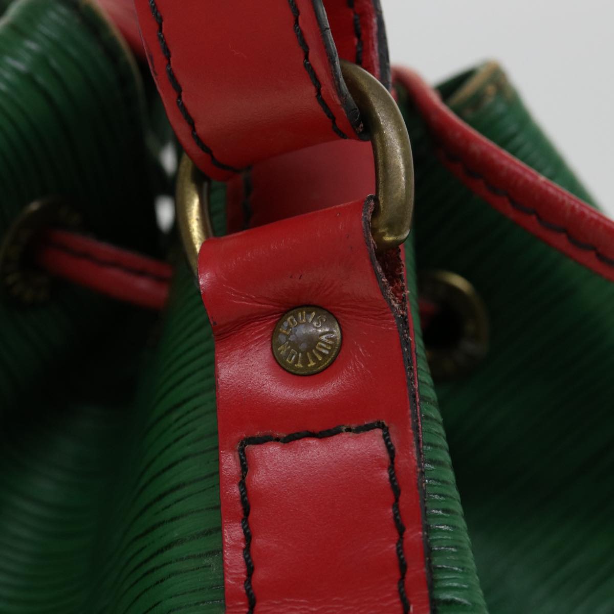 LOUIS VUITTON Epi Petit Noe Bicolor Shoulder Bag Green Red M44147 LV 32346