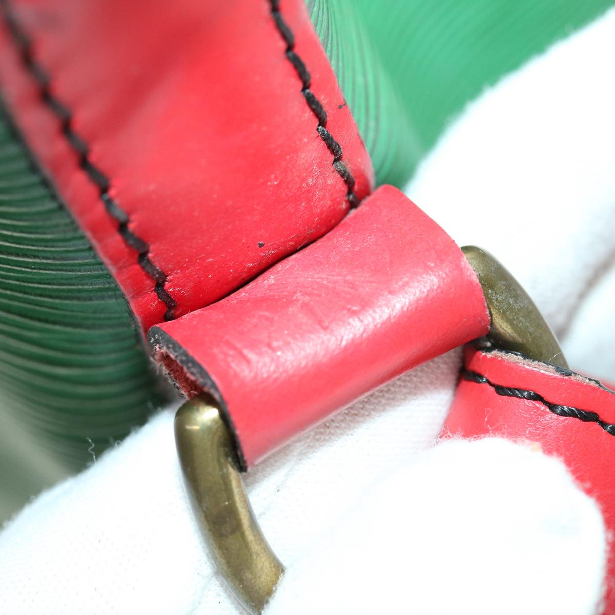 LOUIS VUITTON Epi Petit Noe Bicolor Shoulder Bag Green Red M44147 LV 32346