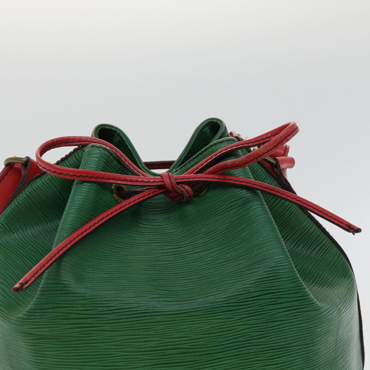 LOUIS VUITTON Epi Petit Noe Bicolor Shoulder Bag Green Red M44147 LV 32346
