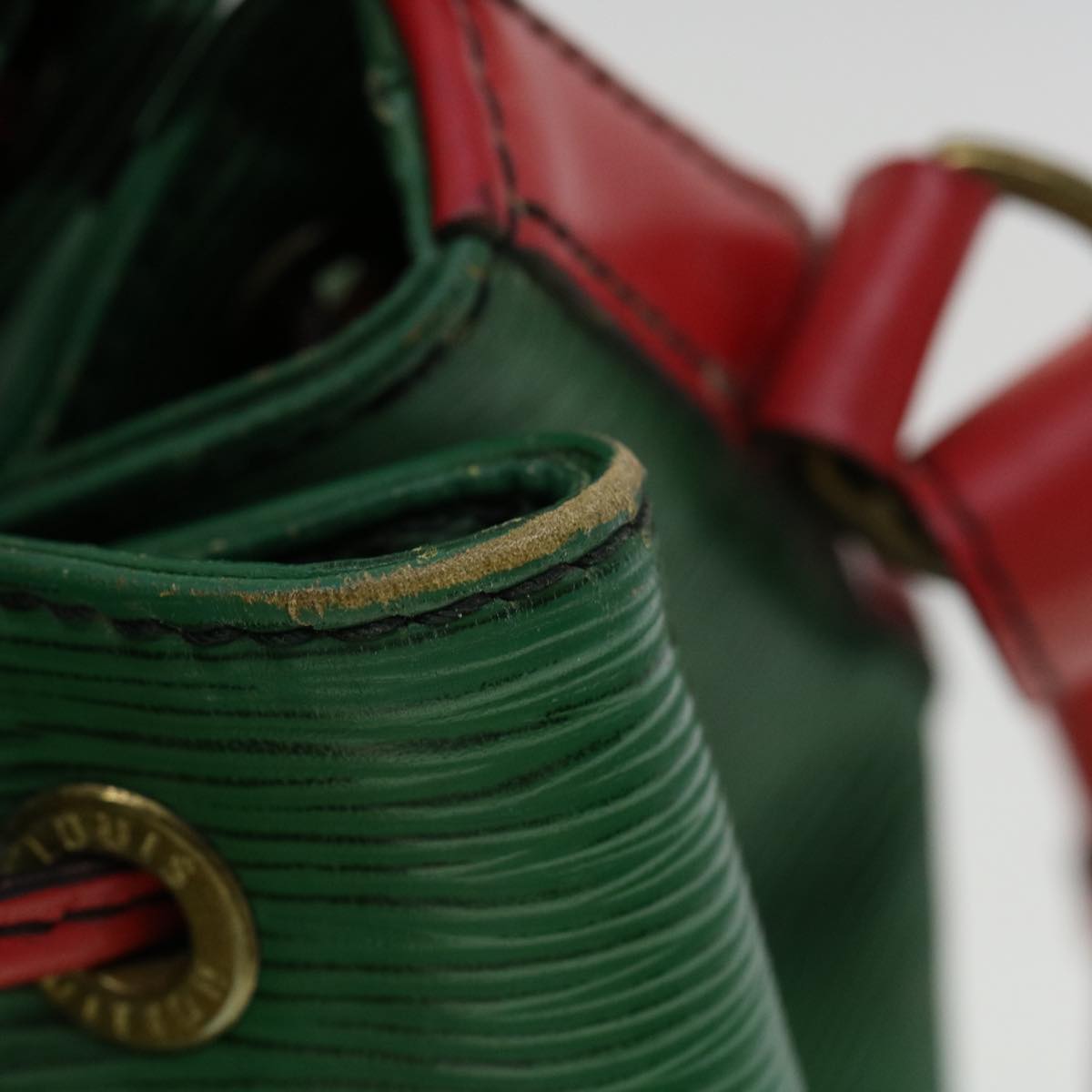LOUIS VUITTON Epi Petit Noe Bicolor Shoulder Bag Green Red M44147 LV 32346