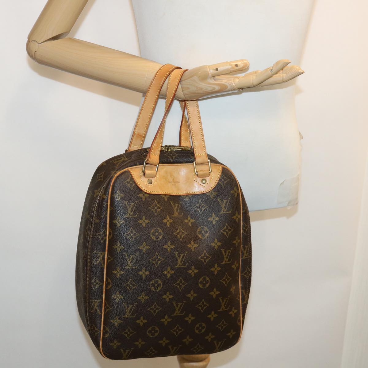 LOUIS VUITTON Monogram Excursion Hand Bag M41450 LV 32902