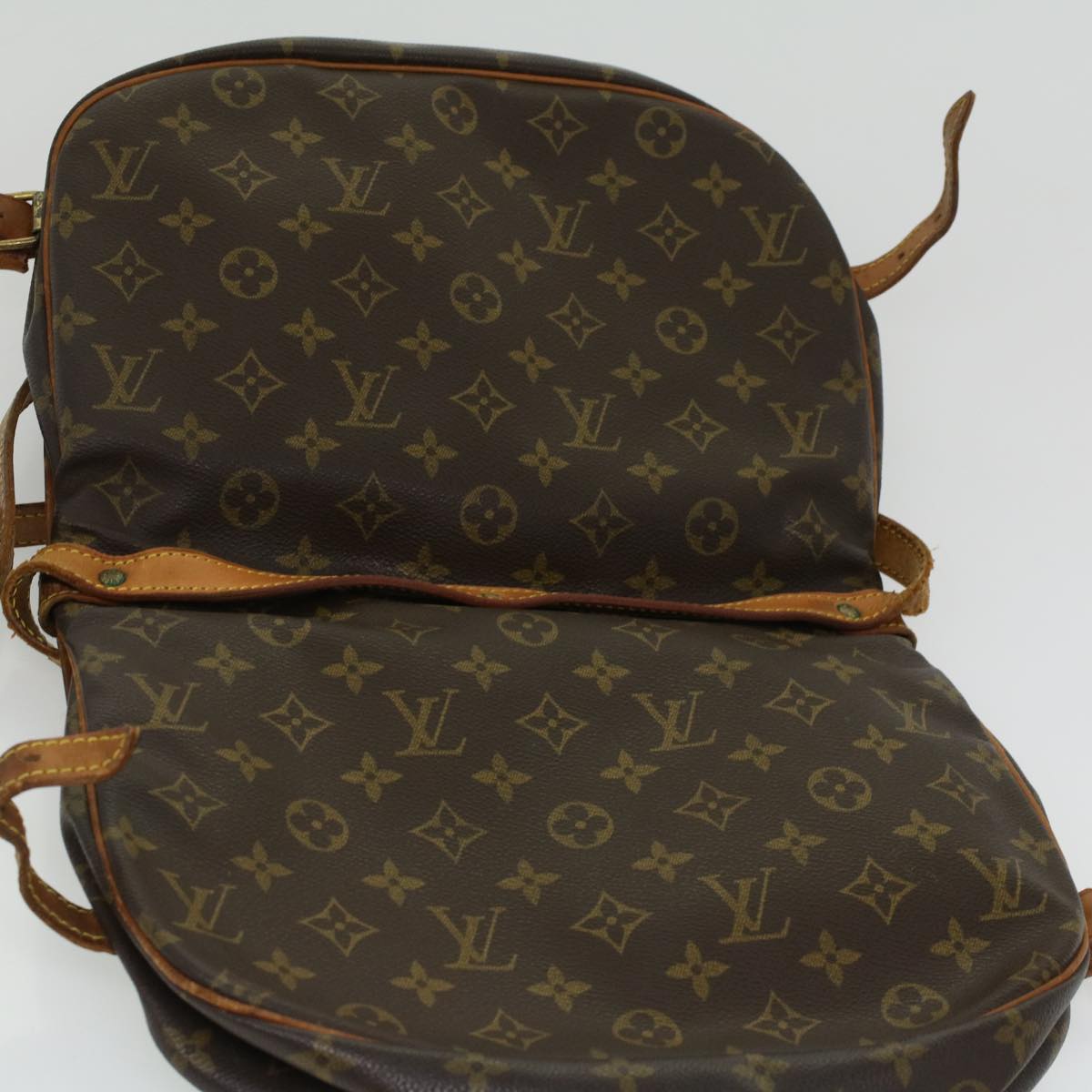 LOUIS VUITTON Monogram Saumur 30 Shoulder Bag M42256 LV 33016