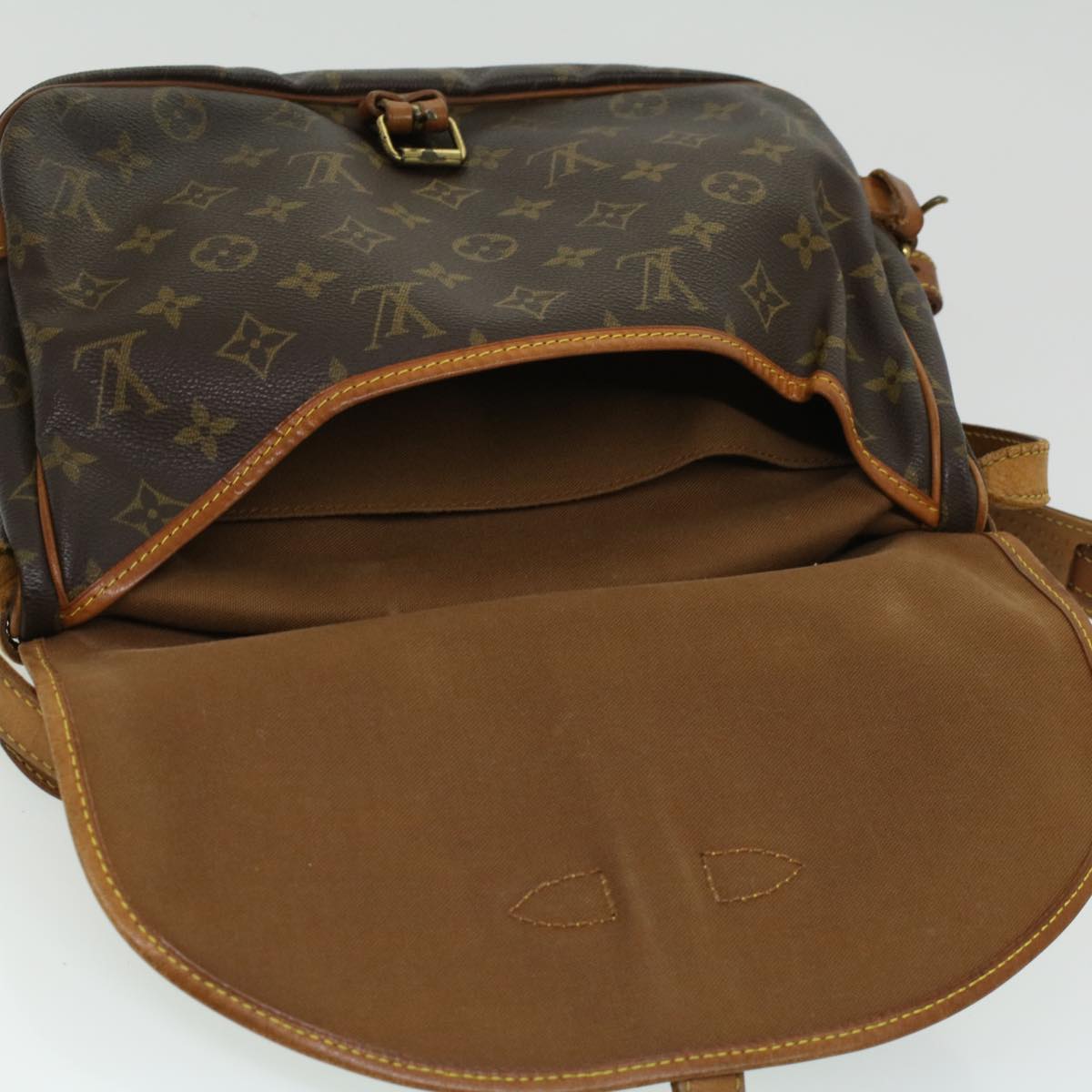 LOUIS VUITTON Monogram Saumur 30 Shoulder Bag M42256 LV 33016
