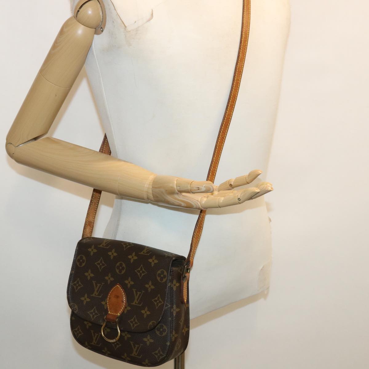 LOUIS VUITTON Monogram Saint Cloud MM Shoulder Bag M51243 LV 33039