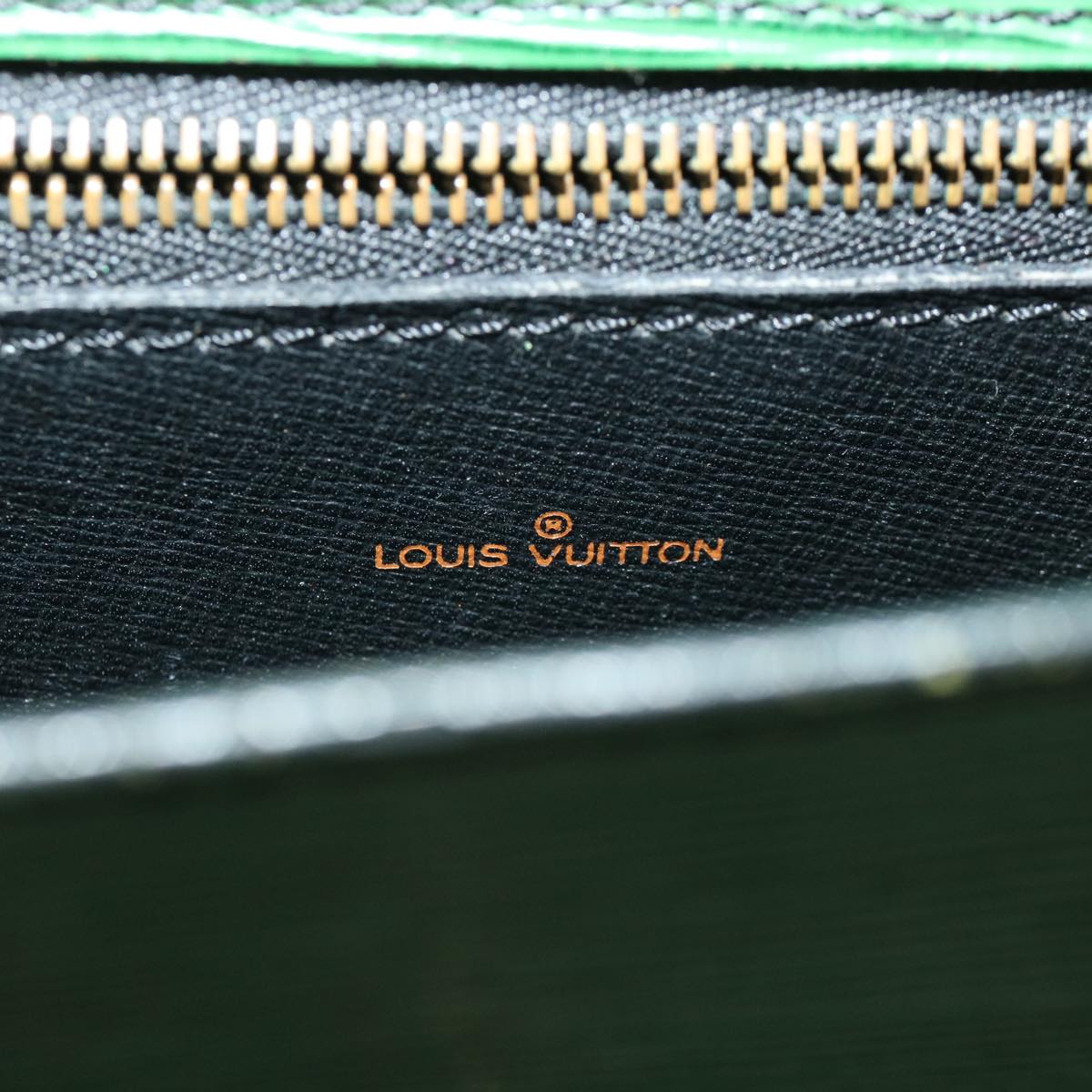 LOUIS VUITTON Epi Saint Cloud GM Shoulder Bag Green M52194 LV 33750