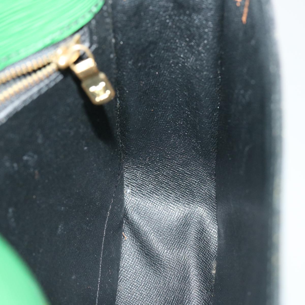 LOUIS VUITTON Epi Saint Cloud GM Shoulder Bag Green M52194 LV 33750