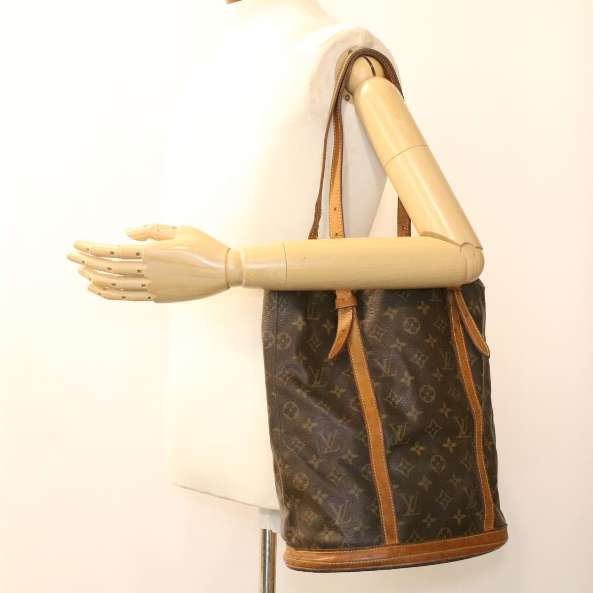 LOUIS VUITTON Monogram Bucket GM Shoulder Bag M42236 LV 33830