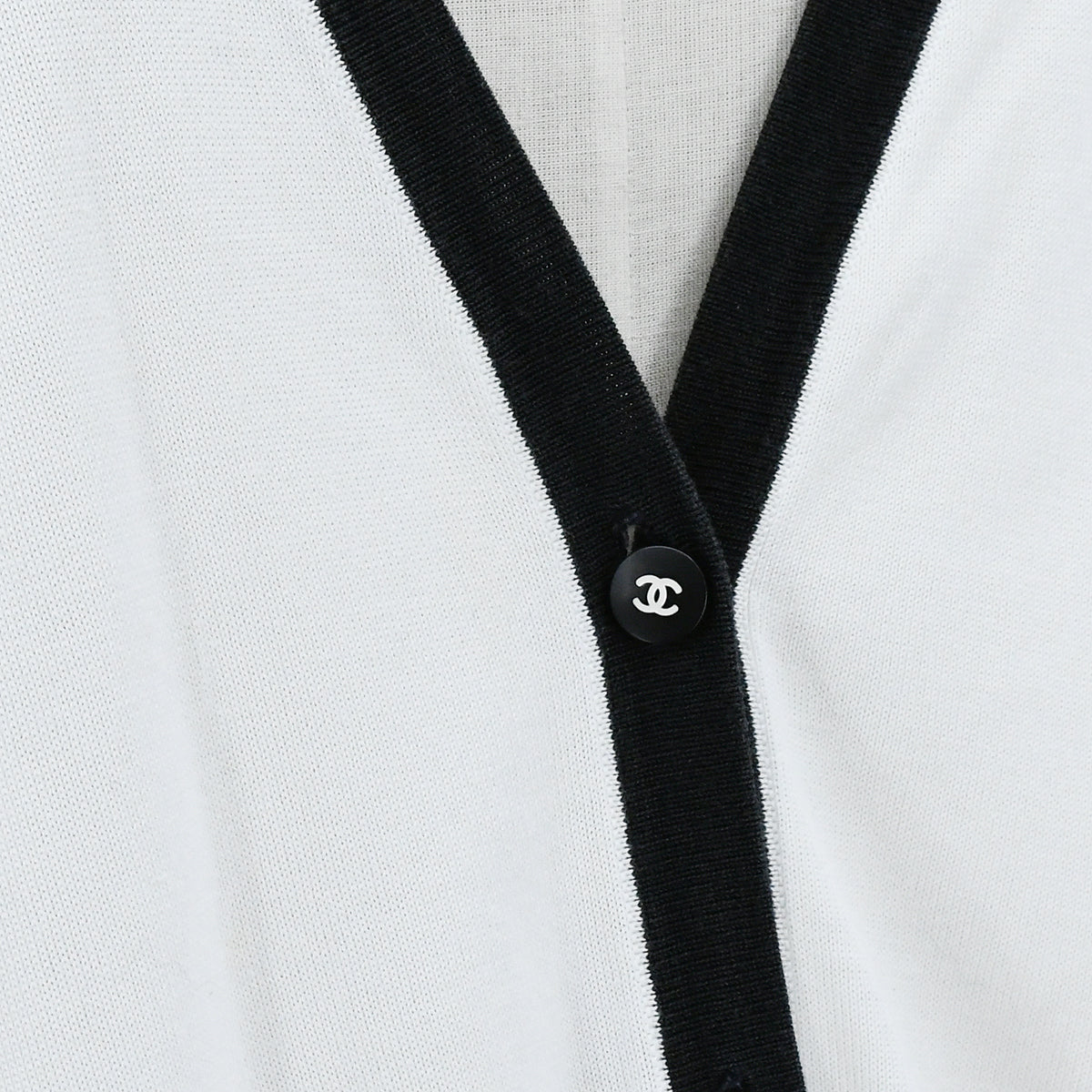 Luxury Chanel 1996 Spring CC-buttons V-neck cotton cardigan #46
