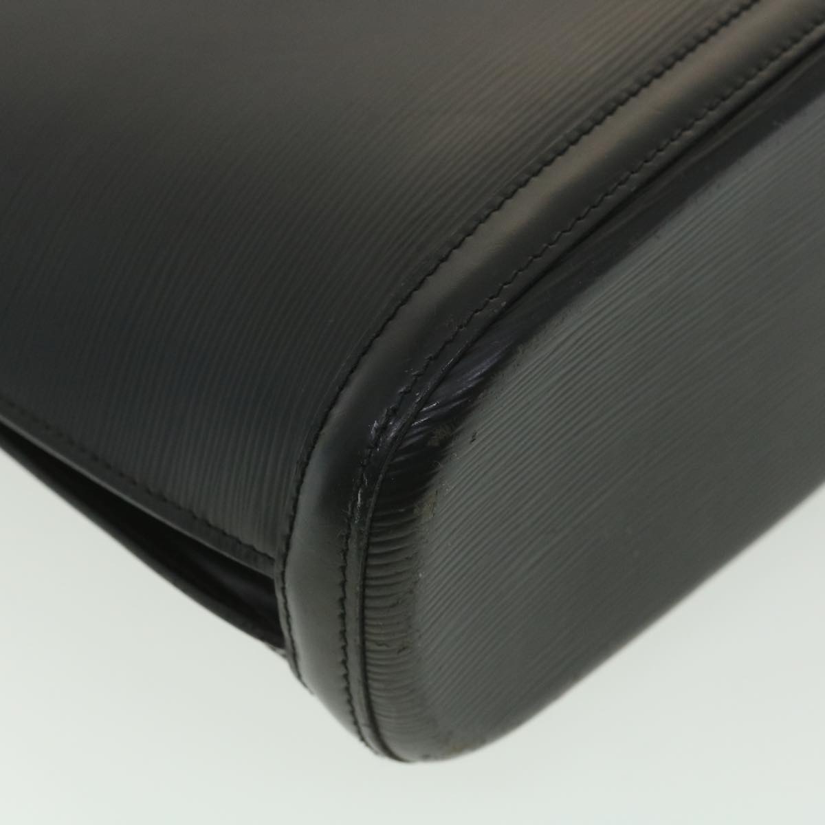 LOUIS VUITTON Epi Lussac Shoulder Bag Black M52282 LV 34006