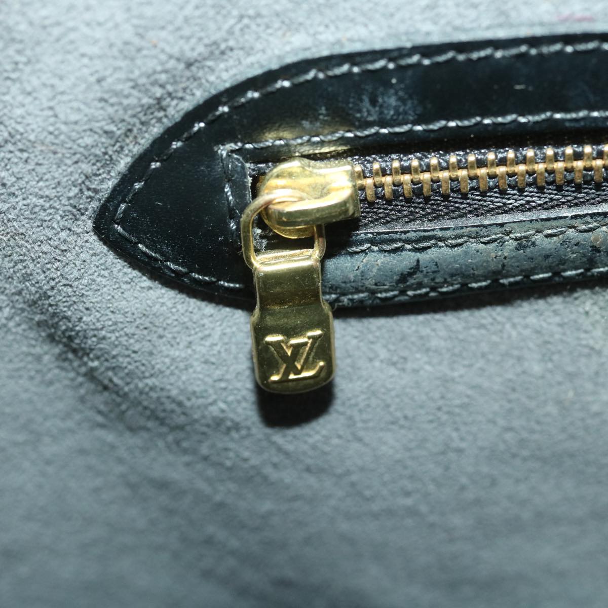 LOUIS VUITTON Epi Lussac Shoulder Bag Black M52282 LV 34006