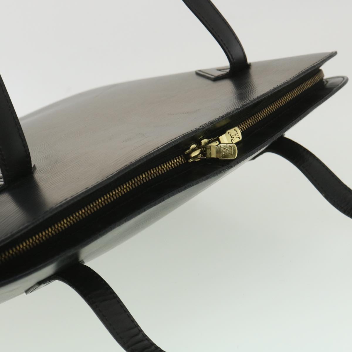 LOUIS VUITTON Epi Lussac Shoulder Bag Black M52282 LV 34006