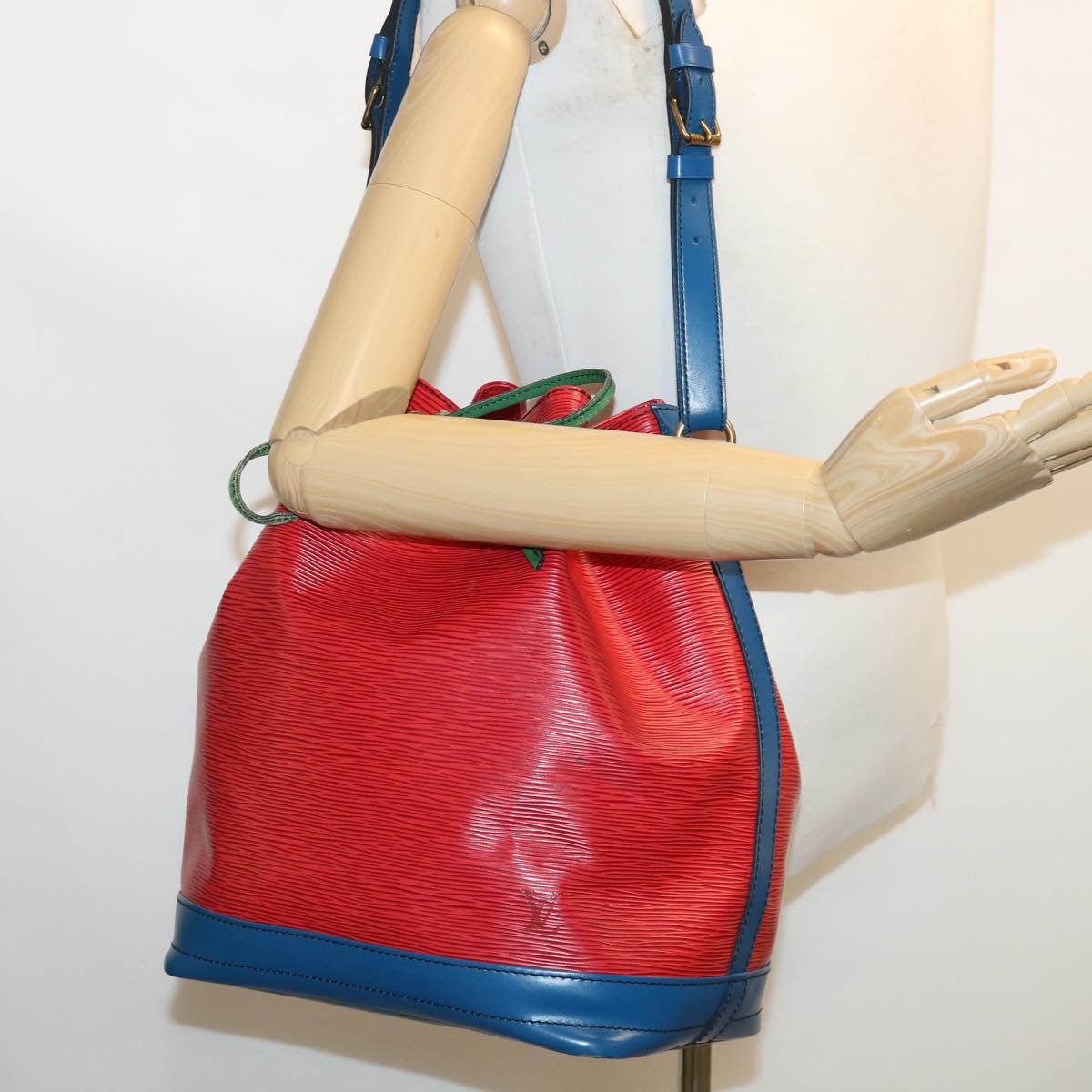 LOUIS VUITTON Epi Toriko color Noe Shoulder Bag Red Blue Green M44084 34330