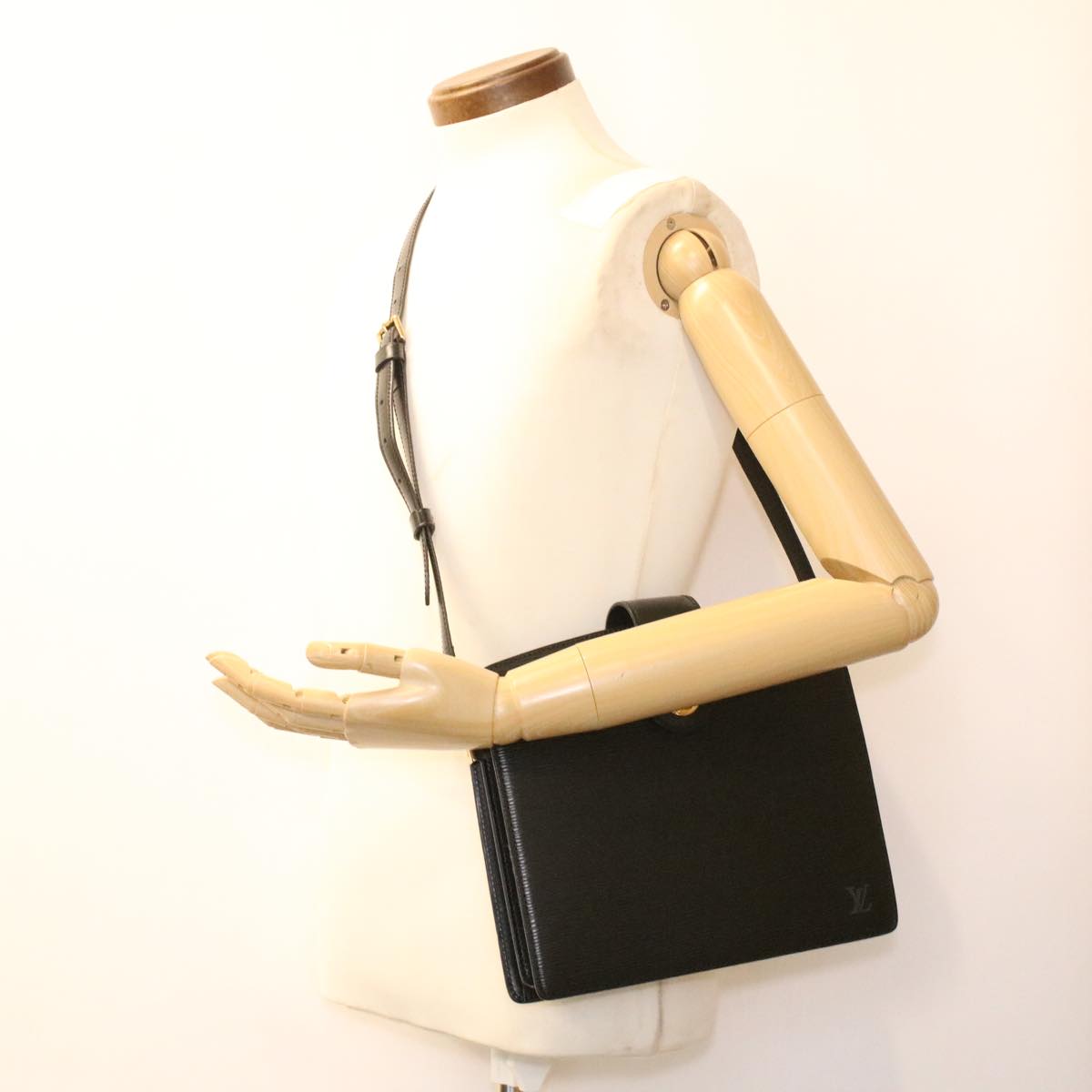 LOUIS VUITTON Epi Capuchin Shoulder Bag Black M52342 LV 34375