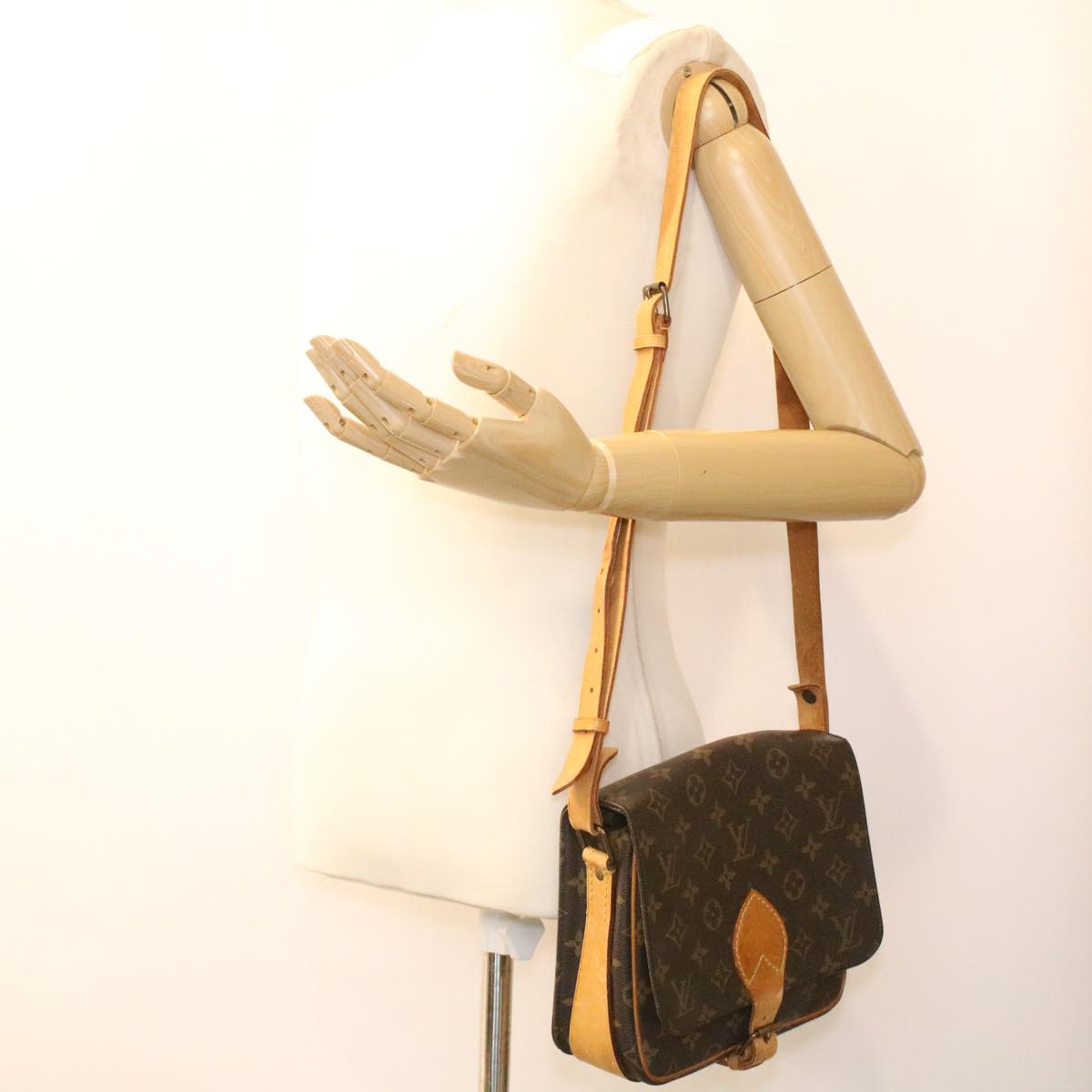 LOUIS VUITTON Monogram Cartouchiere MM Shoulder Bag M51253 LV 34411