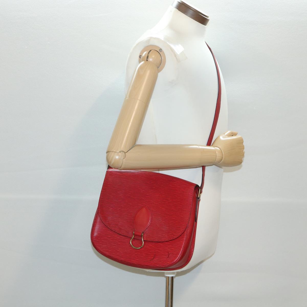 LOUIS VUITTON Epi Saint Cloud GM Shoulder Bag Red M52197 LV 34556
