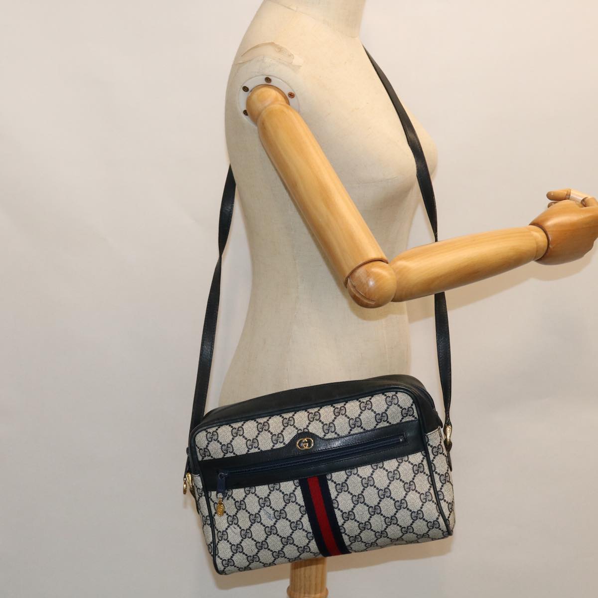Gucci Gg Canvas  Canvas Shoulder Bag