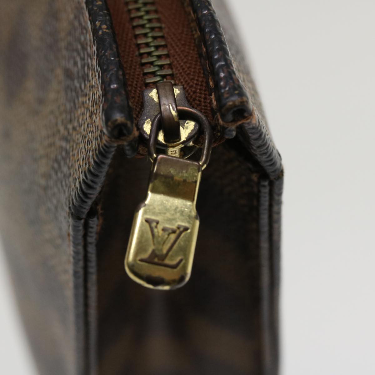 LOUIS VUITTON Damier Ebene Poche Toilette 26 Pouch N47543 LV 35884