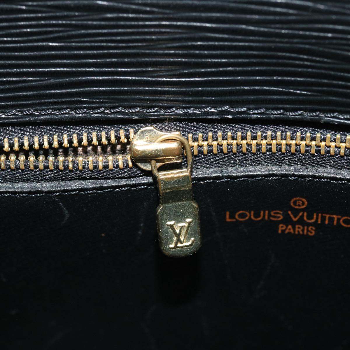 LOUIS VUITTON Epi Saint Cloud GM Shoulder Bag Black M52192 LV 35918