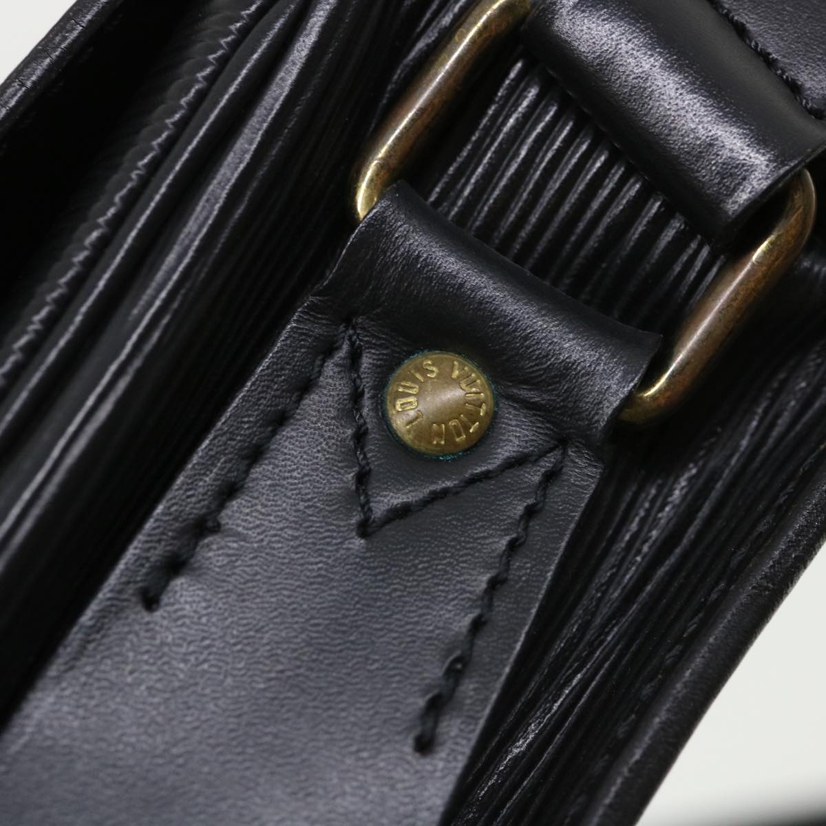 LOUIS VUITTON Epi Cartouchiere MM Shoulder Bag Black Noir M52242 LV 35920