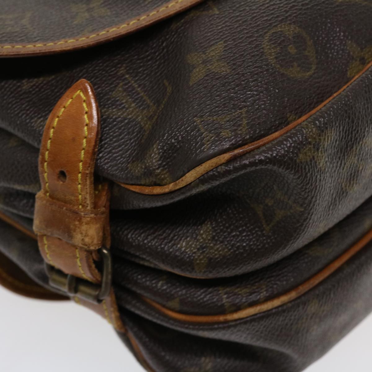 LOUIS VUITTON Monogram Saumur 30 Shoulder Bag M42256 LV 35928