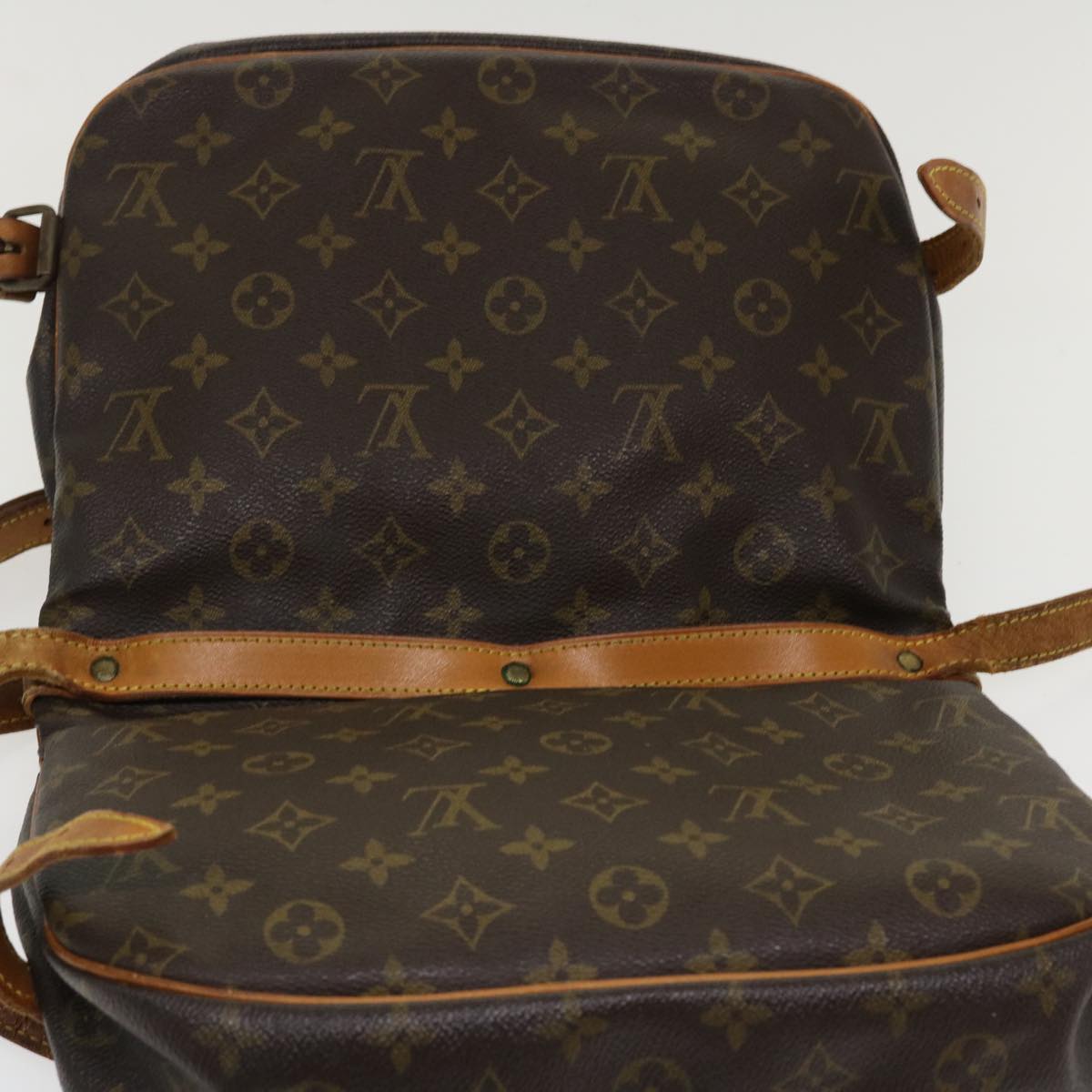 LOUIS VUITTON Monogram Saumur 30 Shoulder Bag M42256 LV 35928