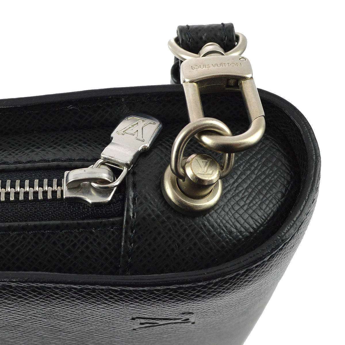 Louis Vuitton Black Taiga Baikal Clutch Handbag M30182