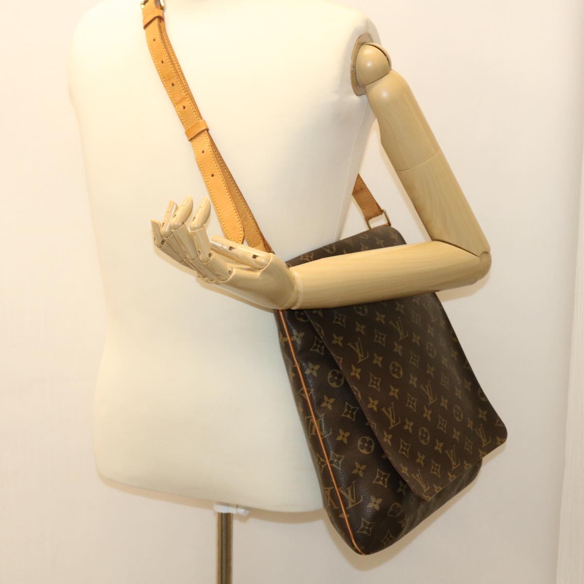 LOUIS VUITTON Monogram Musette Shoulder Bag M51256 LV 36048