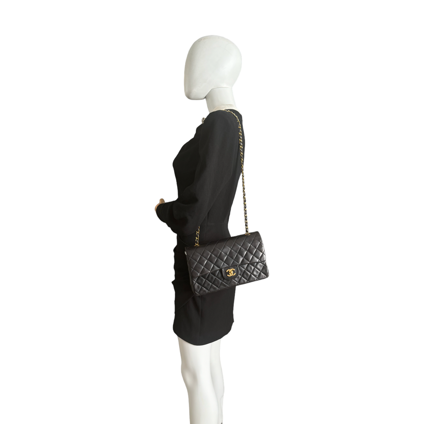 Luxury Chanel Classic Double Flap Medium Black Lambskin Gold