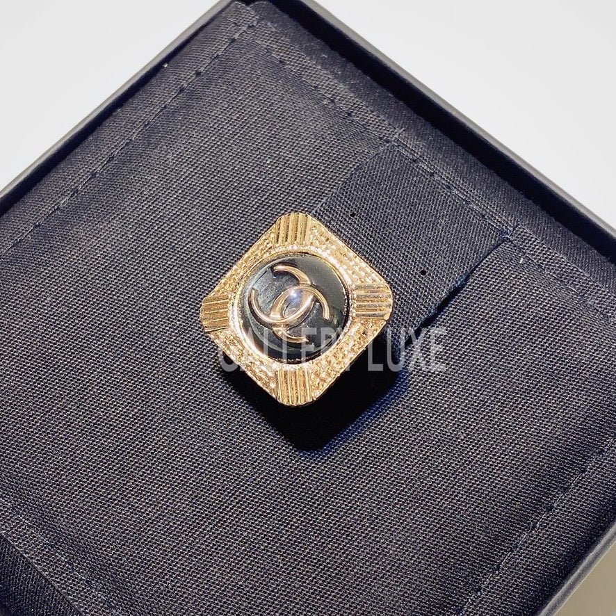 No.3306-Chanel Metal & Resin  Brooch