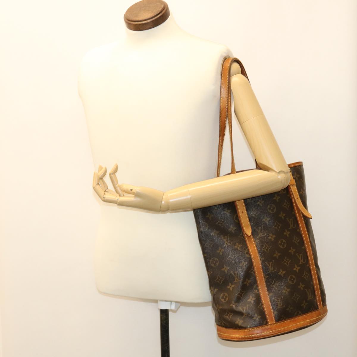 LOUIS VUITTON Monogram Bucket GM Shoulder Bag M42236 LV 37039